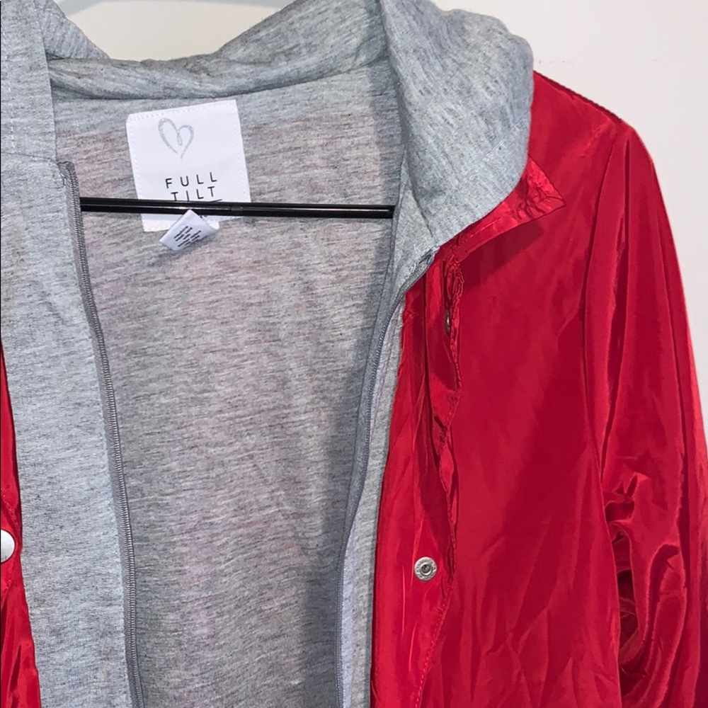 Red jacket - Picture 2 of 4